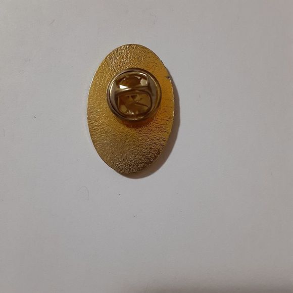 Oval Golden Labrador Retriever dog lapel pin 1" dog lovers - Picture 2 of 2